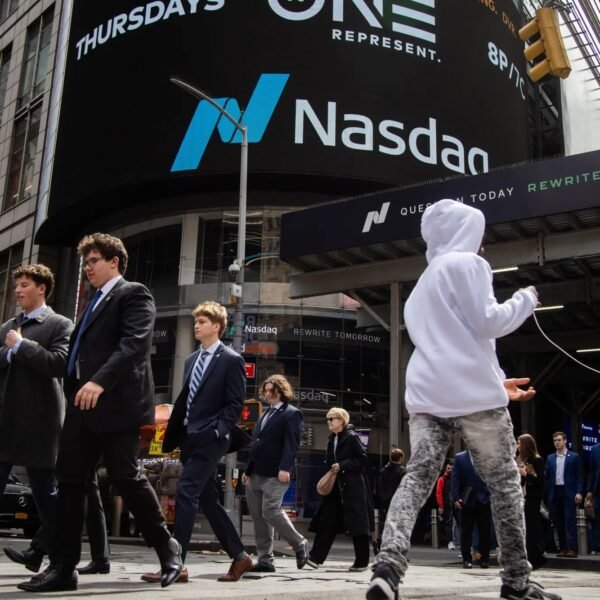 📈 U.S. Stock Markets Rally Amid Eased Trade Tensions